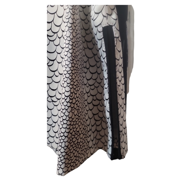 Alberto Makali Sporty Sleeveless Top 12 Black White Print Side Slits - Picture 5 of 6